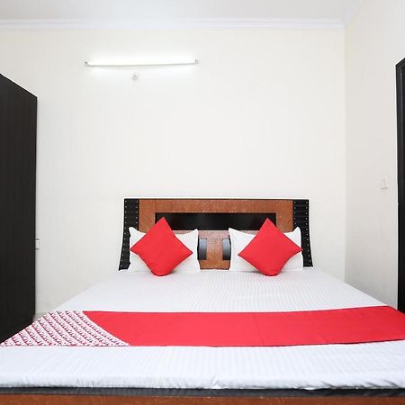 Oyo 40446 Yas Residency Ξενοδοχείο Alīgarh Εξωτερικό φωτογραφία
