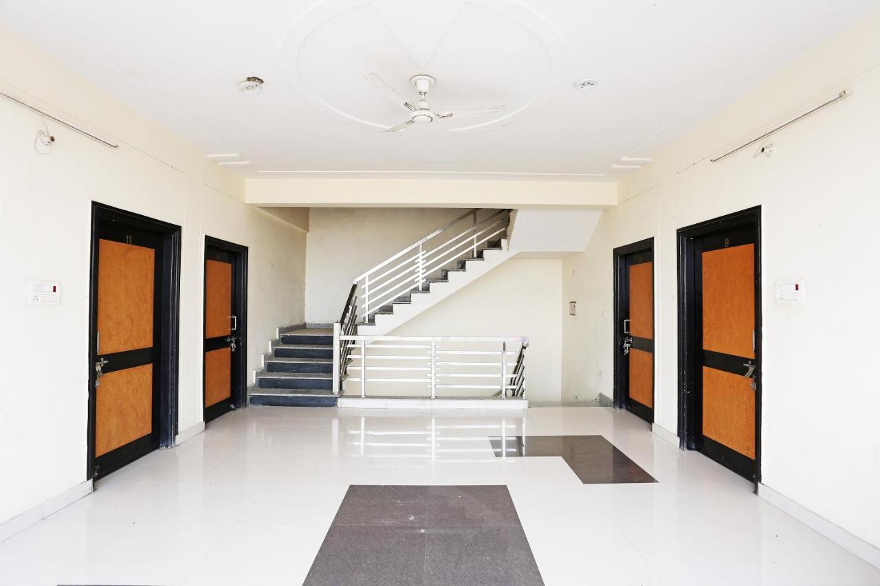 Oyo 40446 Yas Residency Ξενοδοχείο Alīgarh Εξωτερικό φωτογραφία