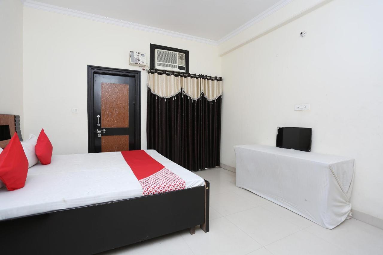 Oyo 40446 Yas Residency Ξενοδοχείο Alīgarh Εξωτερικό φωτογραφία