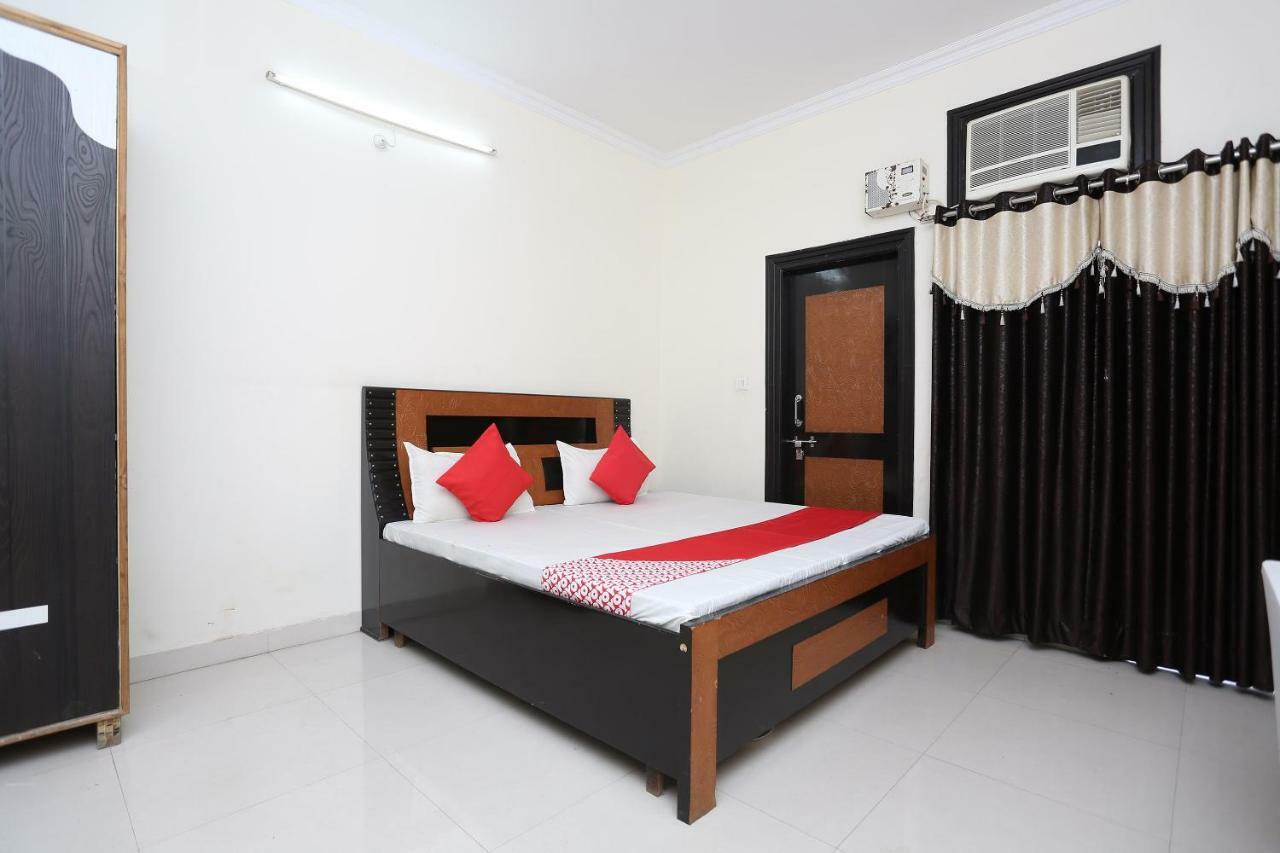 Oyo 40446 Yas Residency Ξενοδοχείο Alīgarh Εξωτερικό φωτογραφία